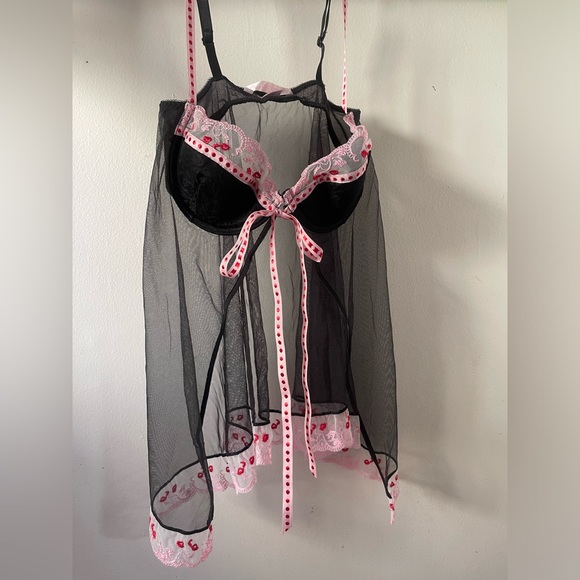 Victoria’s Secret Black And Red Lips Lingerie Chemise Vest 34C - Picture 4 of 9